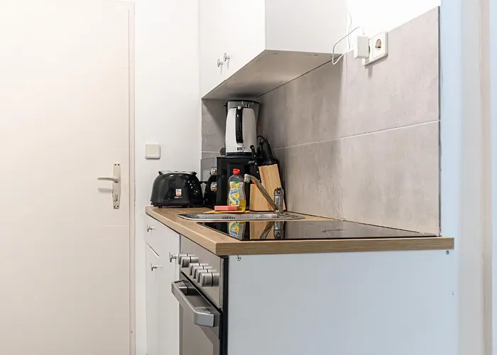 Modern 1br Retreat In The Heart Of Meidling דירה